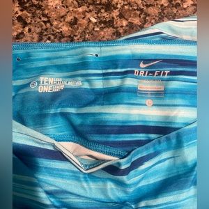 Womens large Nike cropped work out leggings